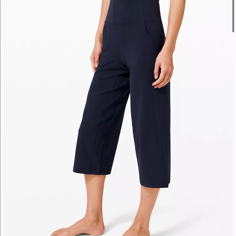 Lululemon align wide left crop